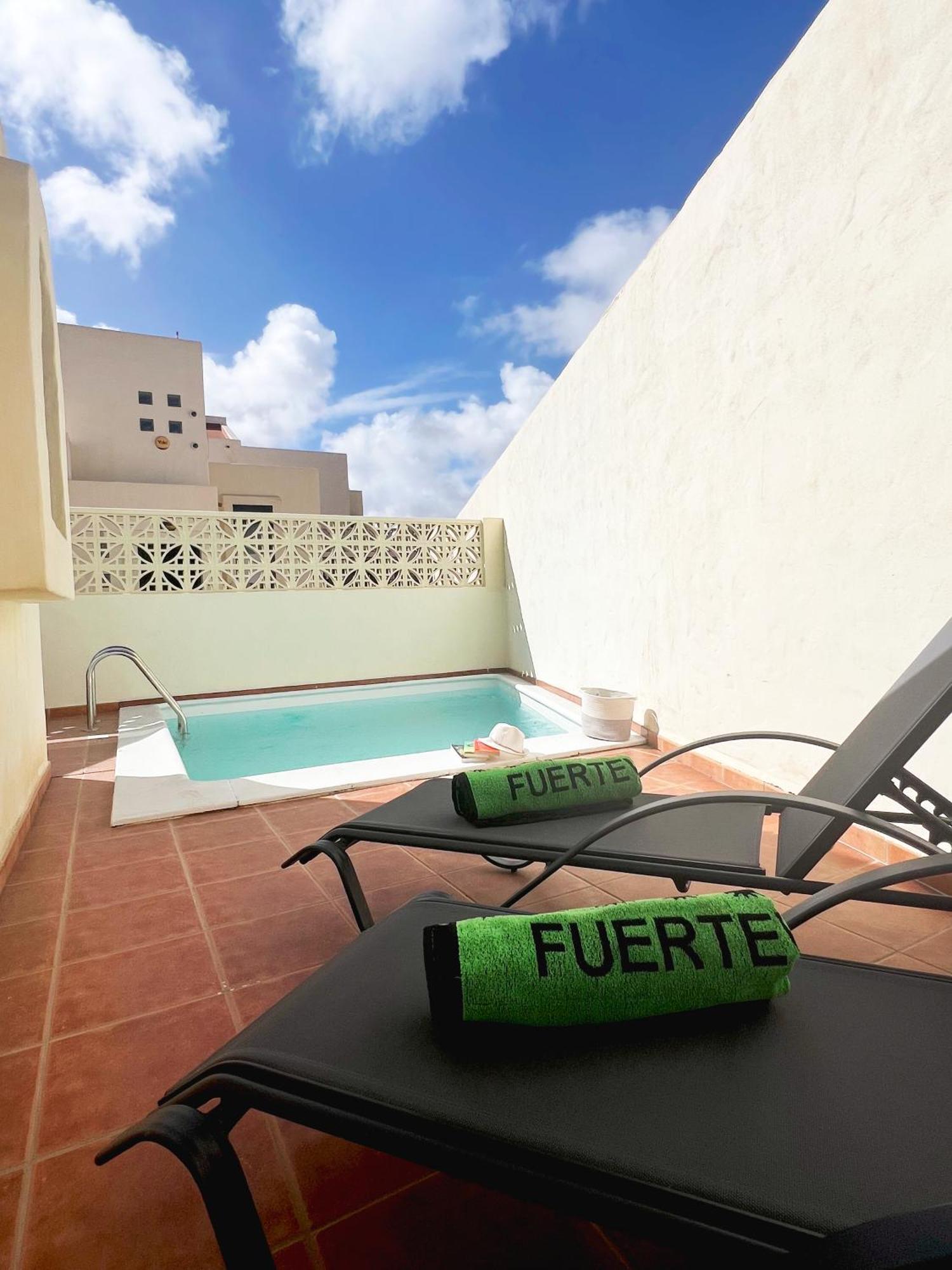Olympia House Lovely, Close To Town And Beaches With Private Pool & Fast Wifi คอร์ราเลโฮ ภายนอก รูปภาพ